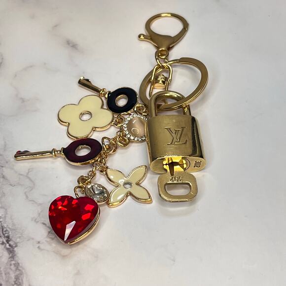 Louis Vuitton Lock & Key Set #302 with a Charm Cluster Keychain/Bag Charm - Picture 3 of 5